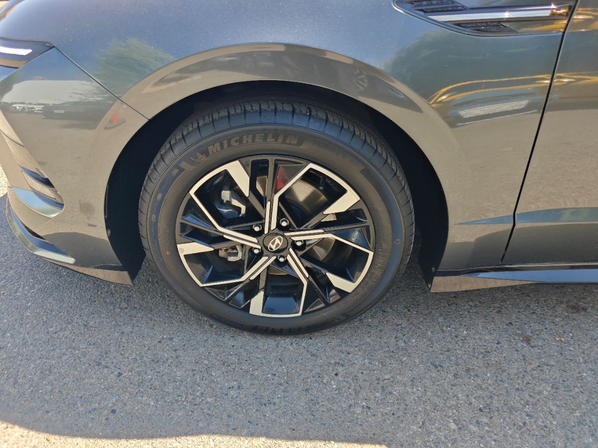 Hyundai Sonata photo 16