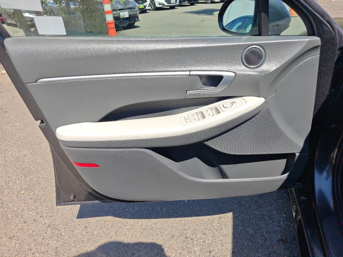 Hyundai Sonata photo 21