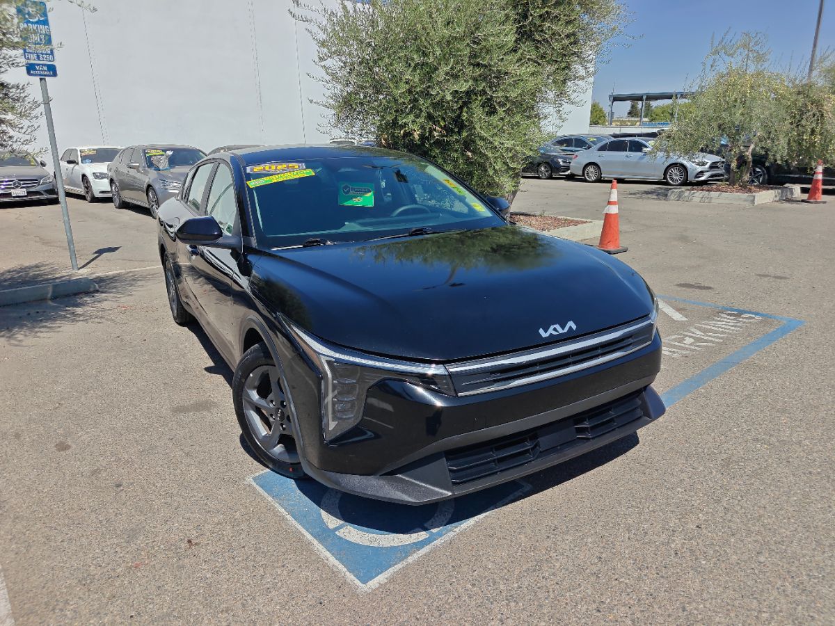 Kia K4 photo 3