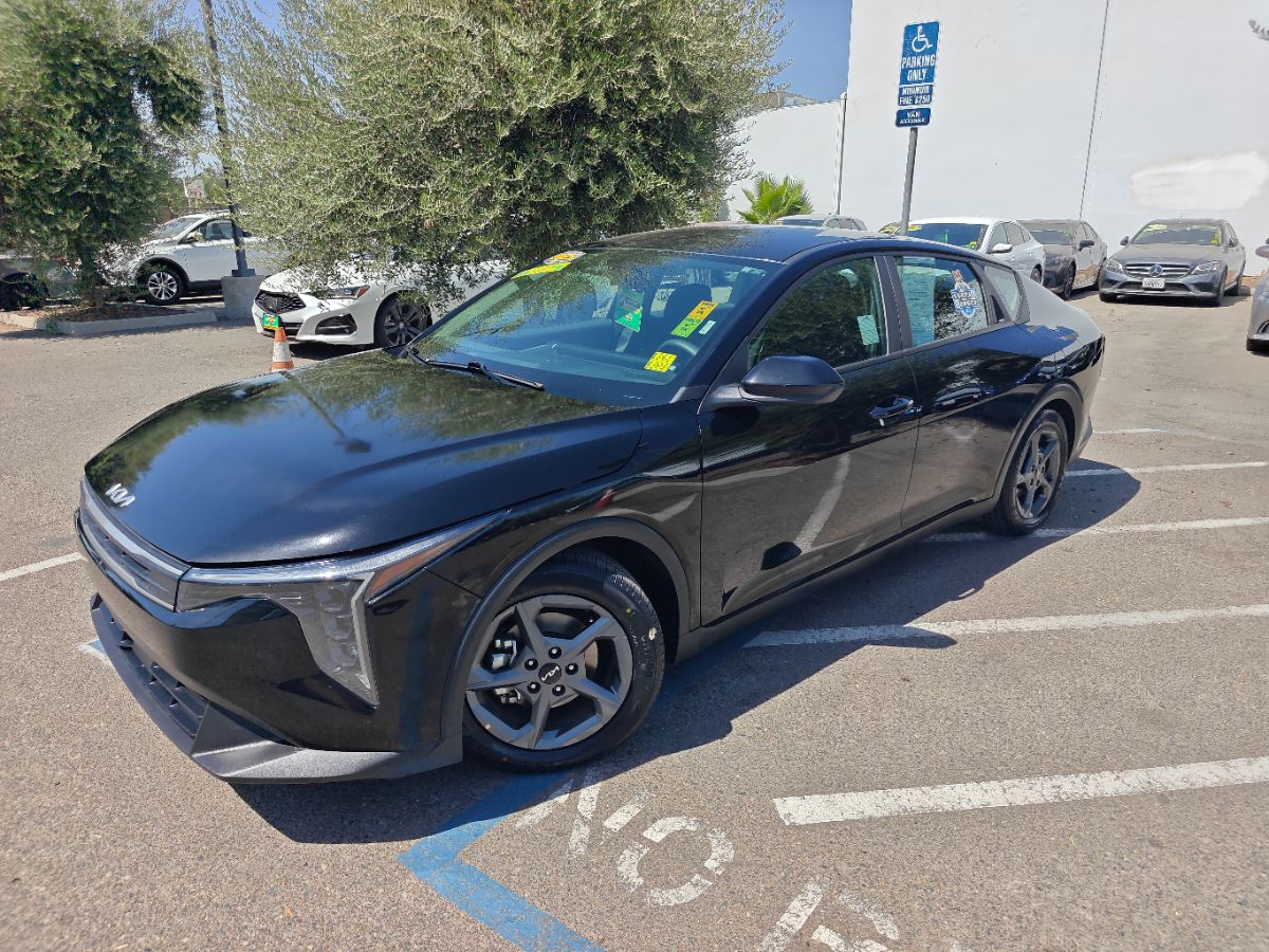 Kia K4 photo 5
