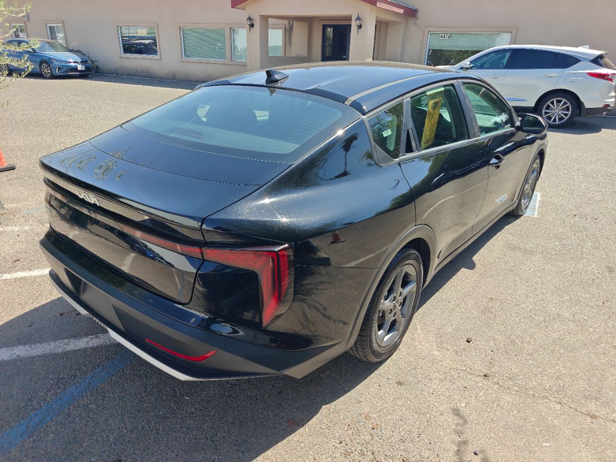 Kia K4 photo 10