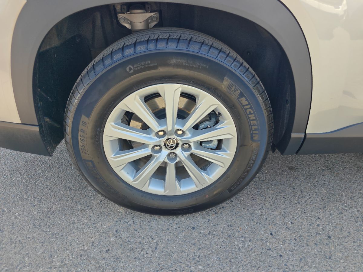 Toyota Grand Highlander photo 9