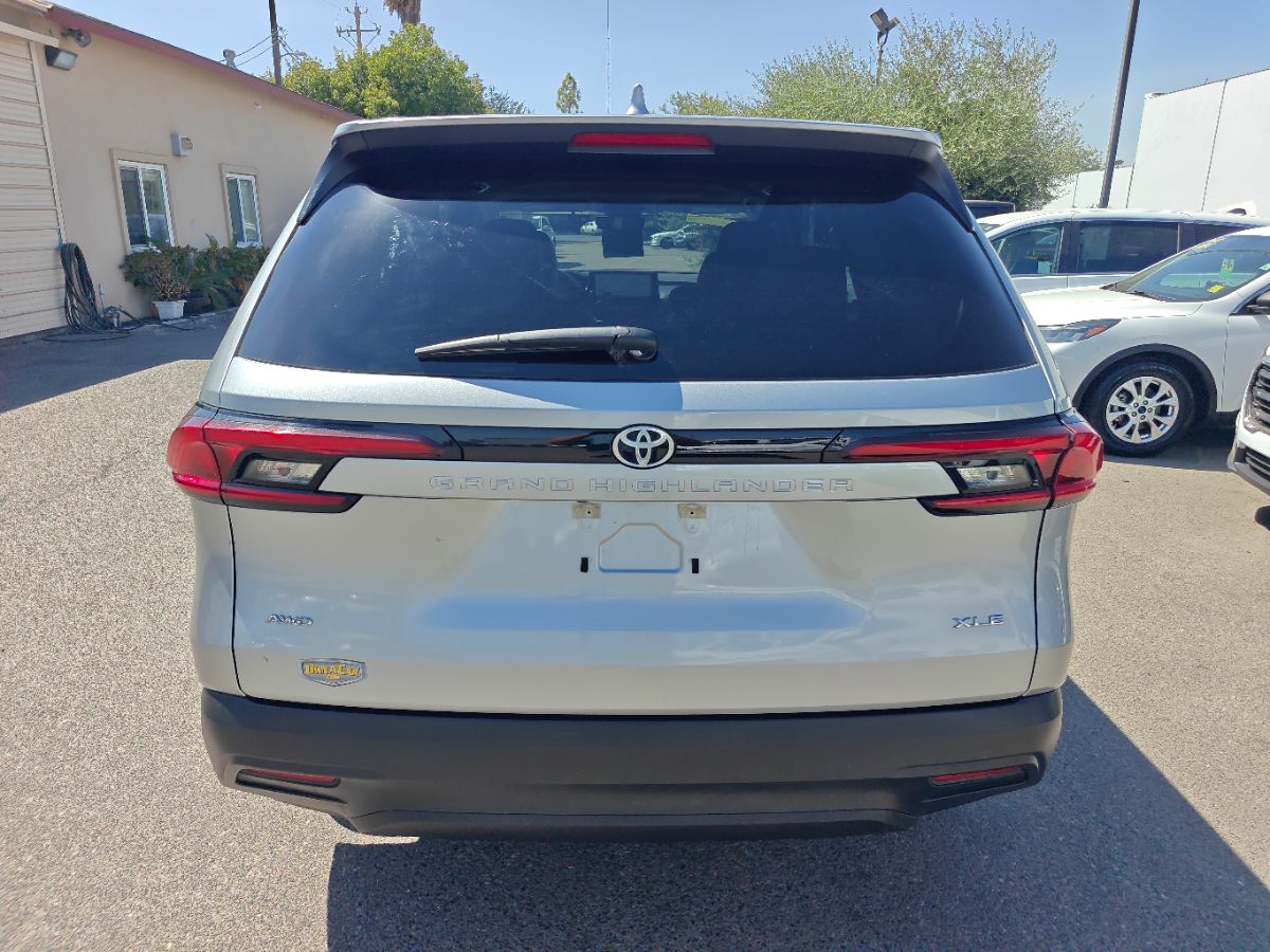Toyota Grand Highlander photo 11
