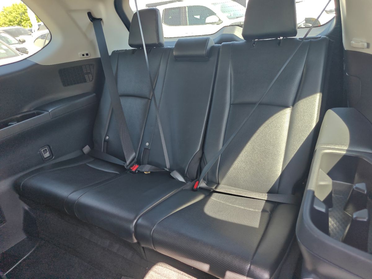 Toyota Grand Highlander photo 18