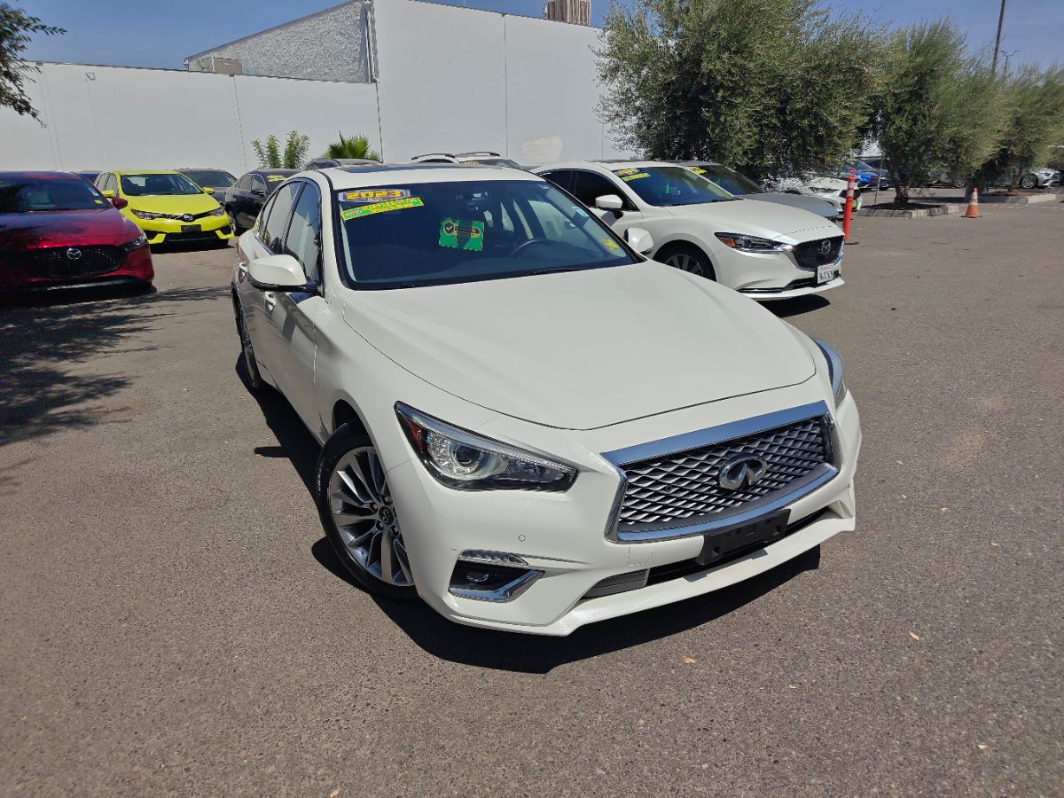 Infiniti Q50 photo 3