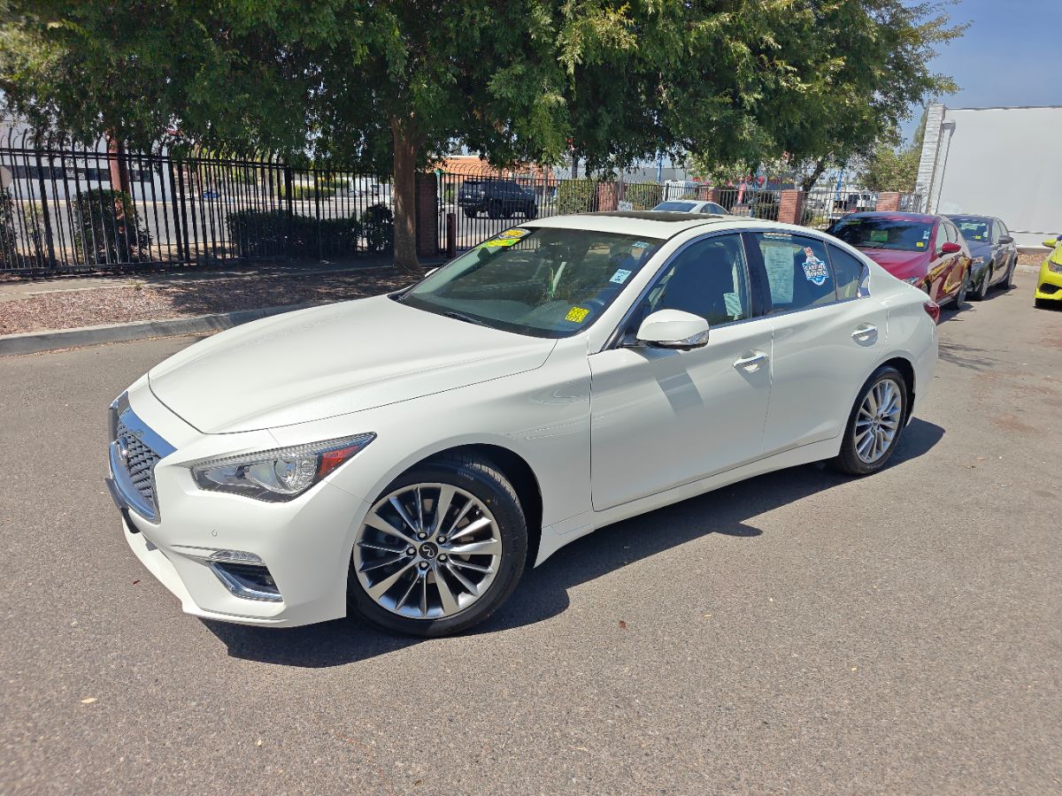 Infiniti Q50 photo 5