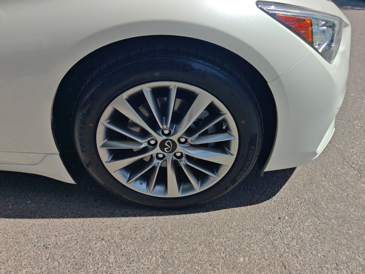 Infiniti Q50 photo 8