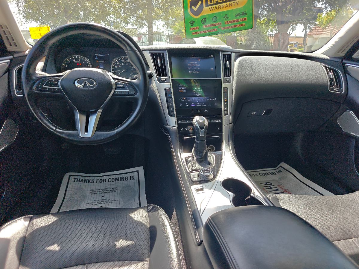 Infiniti Q50 photo 19