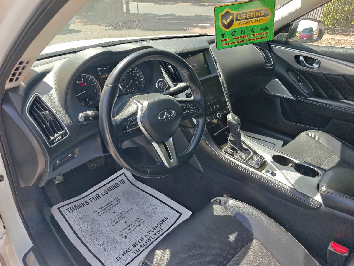 Infiniti Q50 photo 24