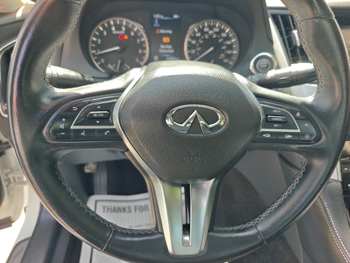 Infiniti Q50 photo 29