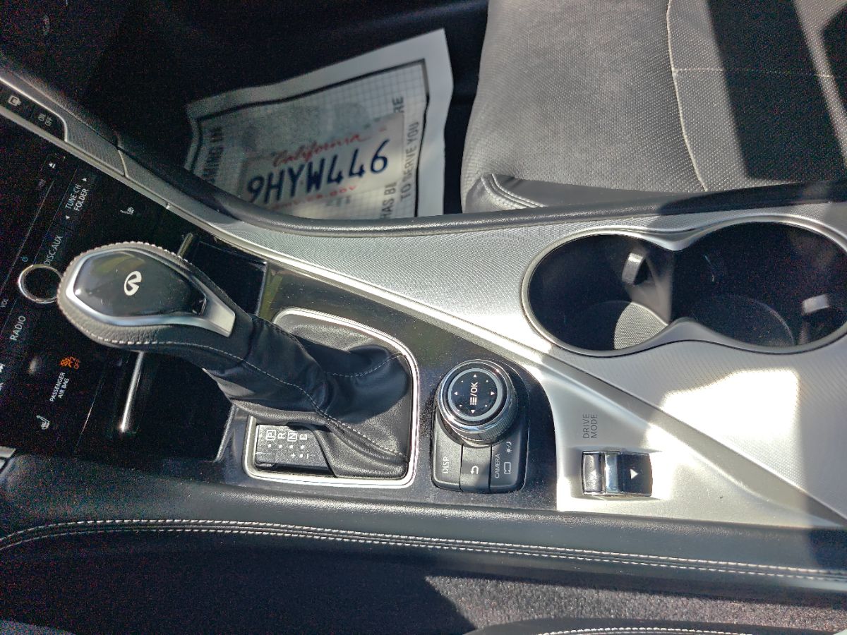 Infiniti Q50 photo 33