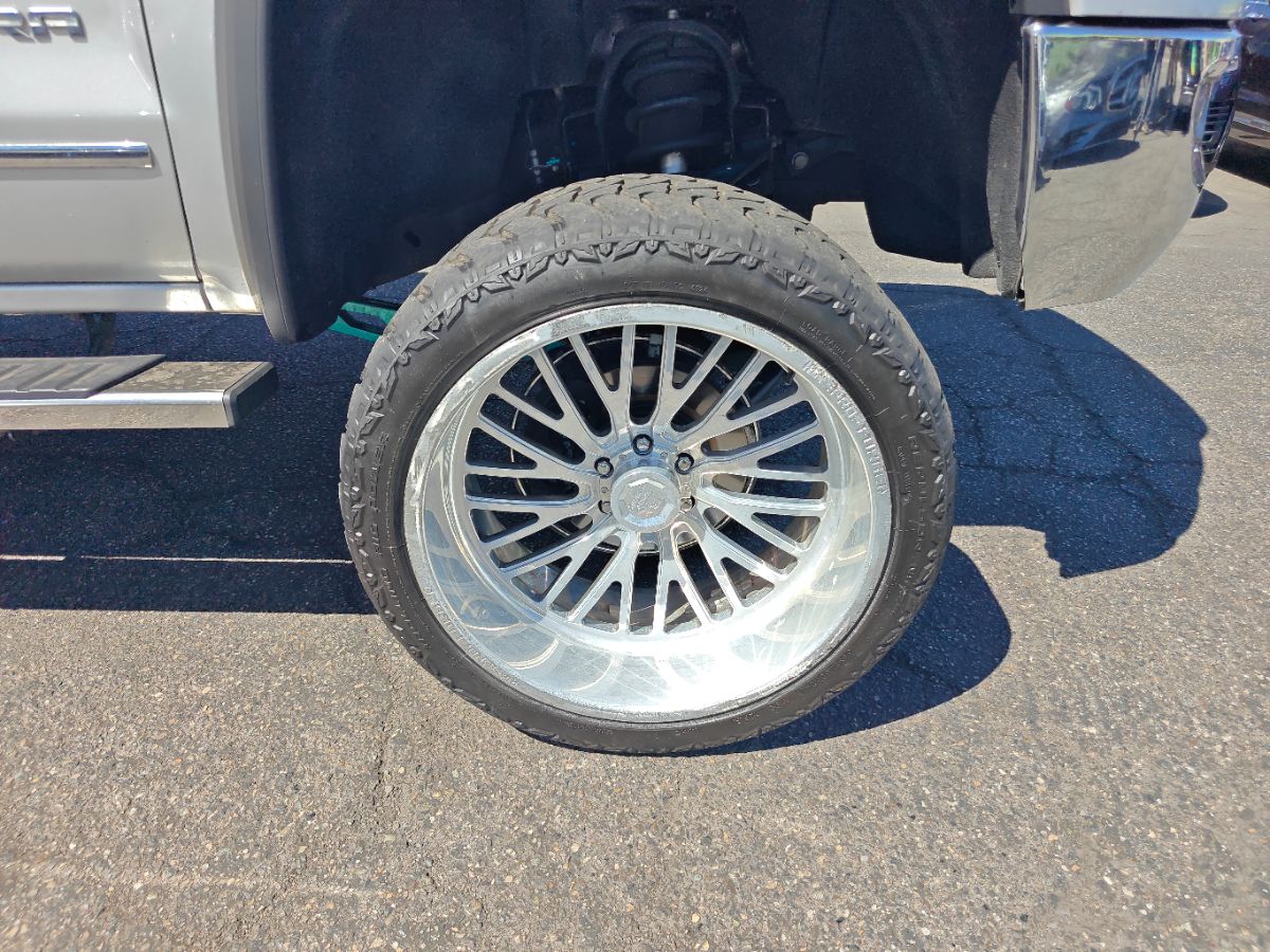 GMC Sierra photo 8