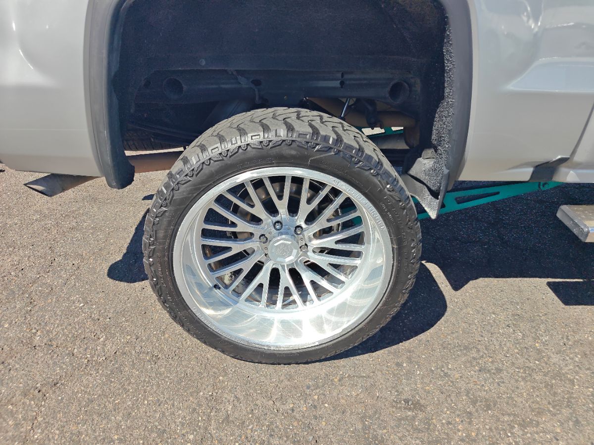 GMC Sierra photo 9