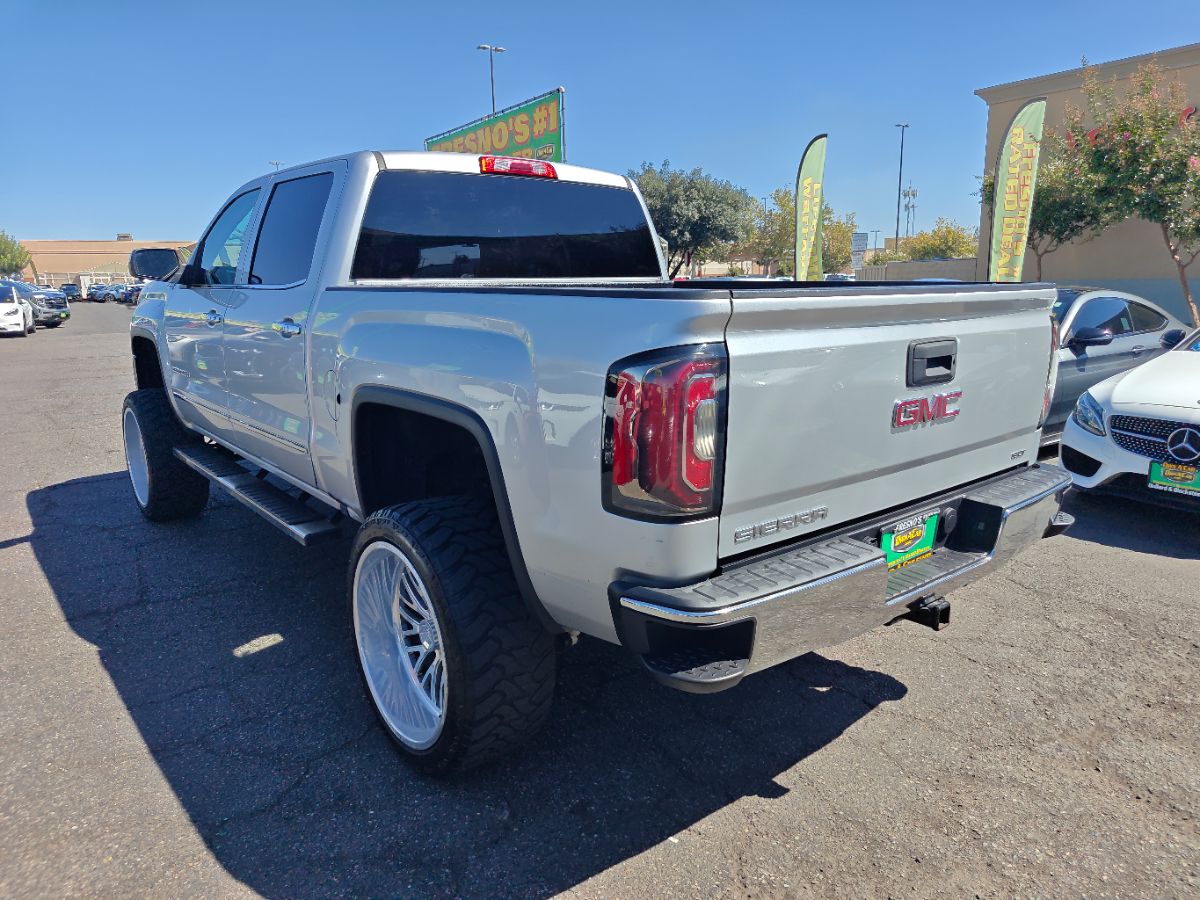 GMC Sierra photo 12