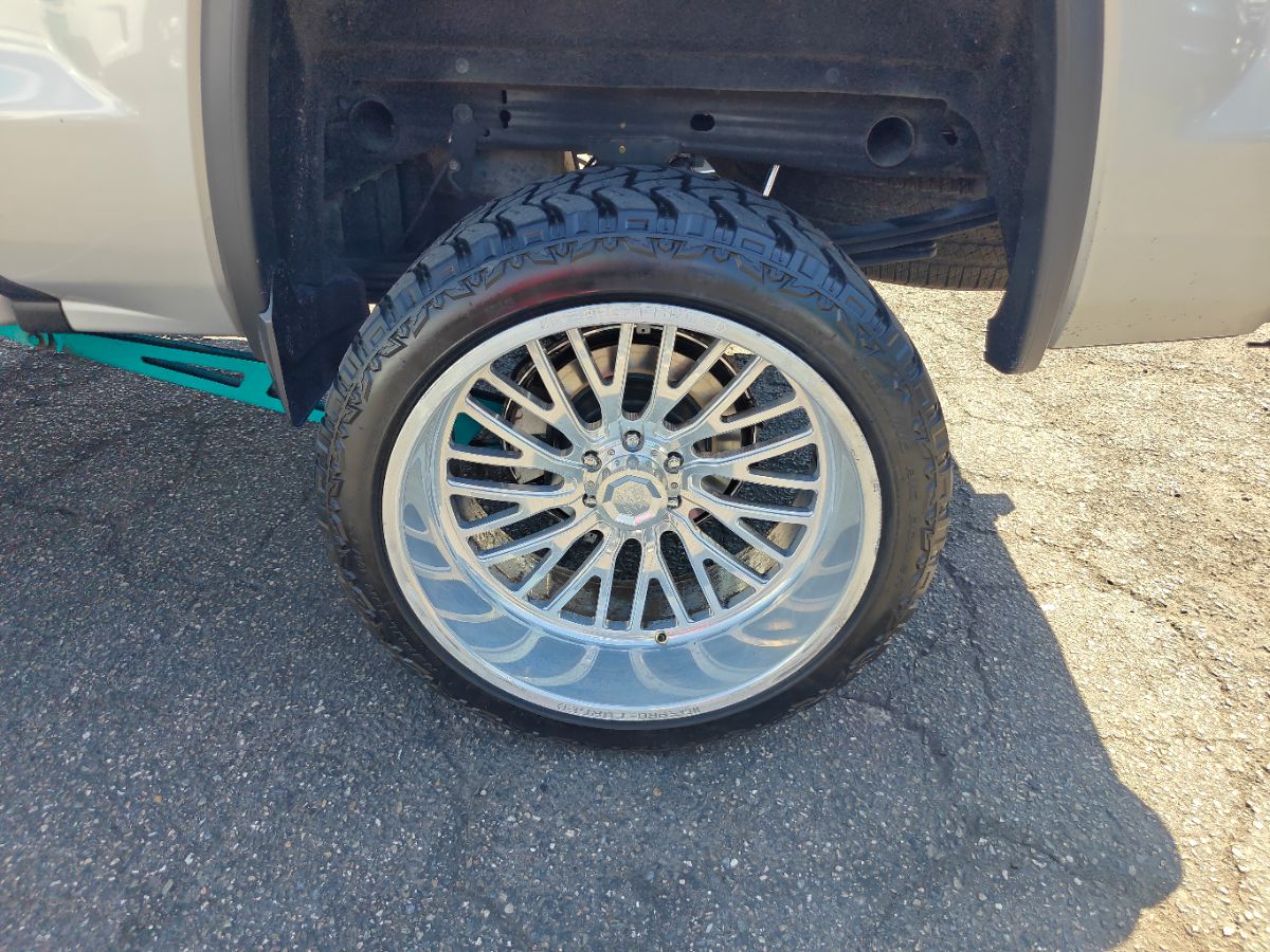 GMC Sierra photo 15