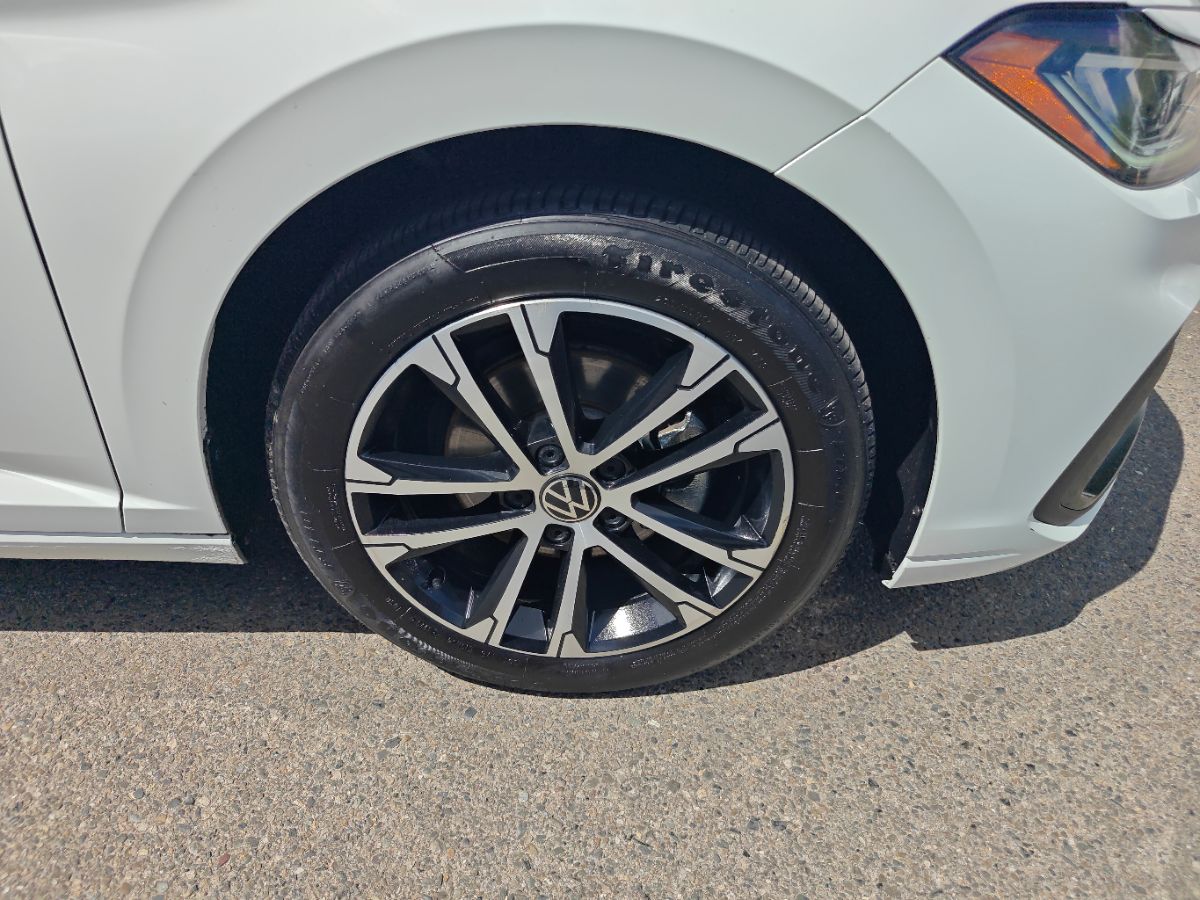 Volkswagen Jetta photo 8