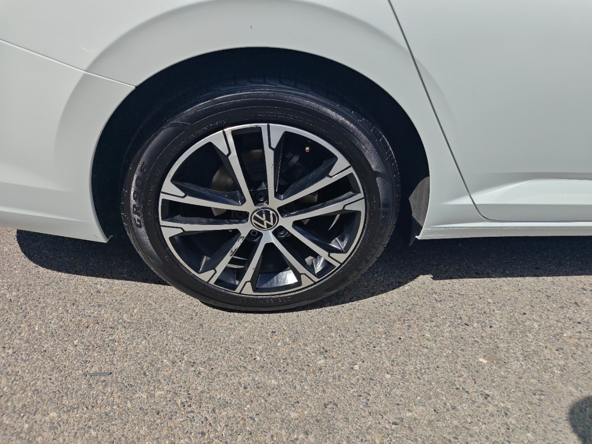 Volkswagen Jetta photo 9