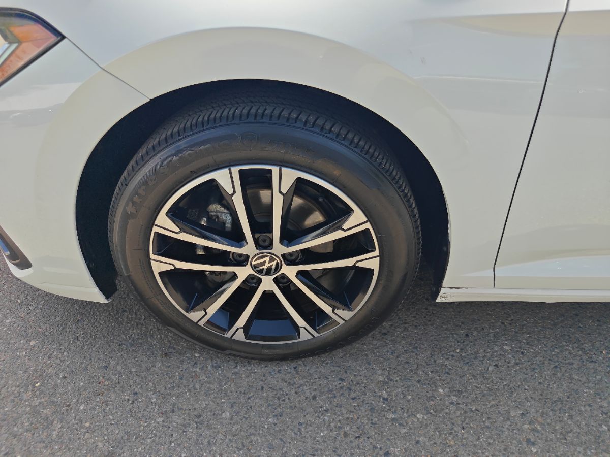 Volkswagen Jetta photo 16