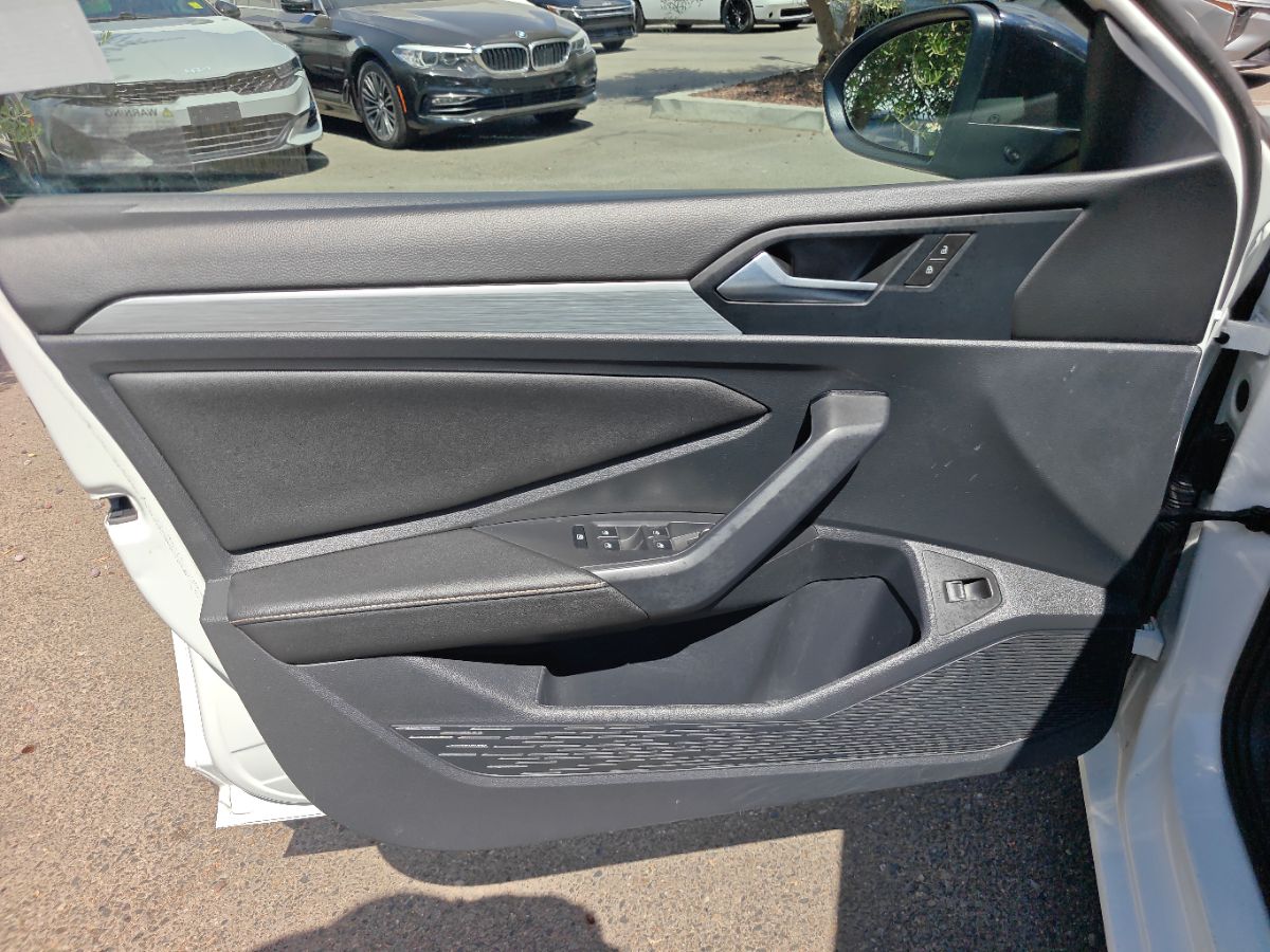 Volkswagen Jetta photo 21