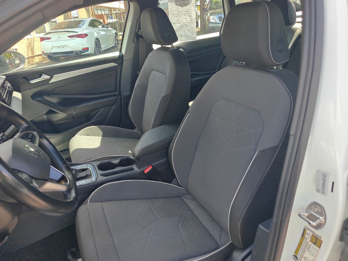 Volkswagen Jetta photo 22