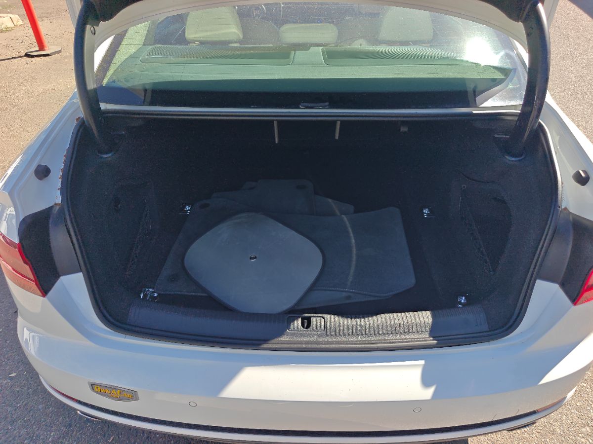 Audi A4 photo 14
