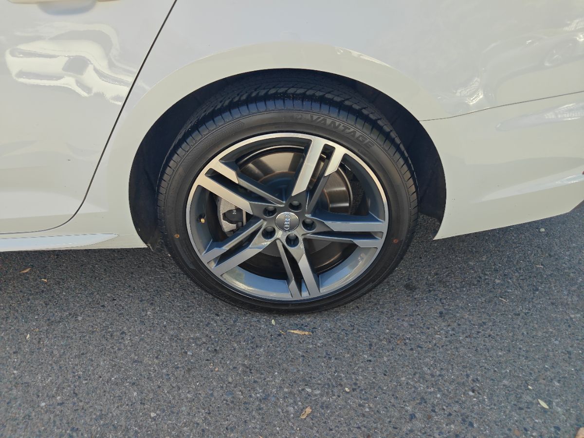 Audi A4 photo 15