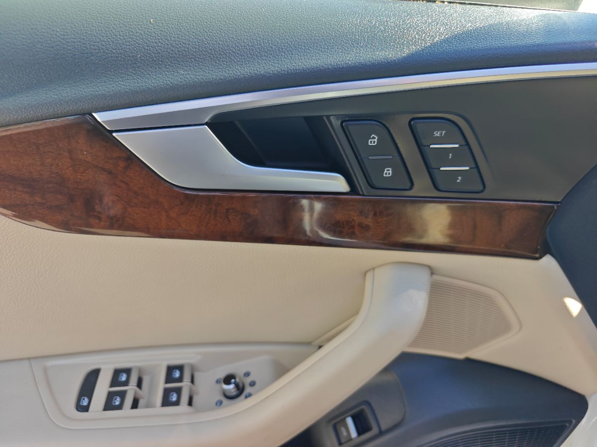 Audi A4 photo 22
