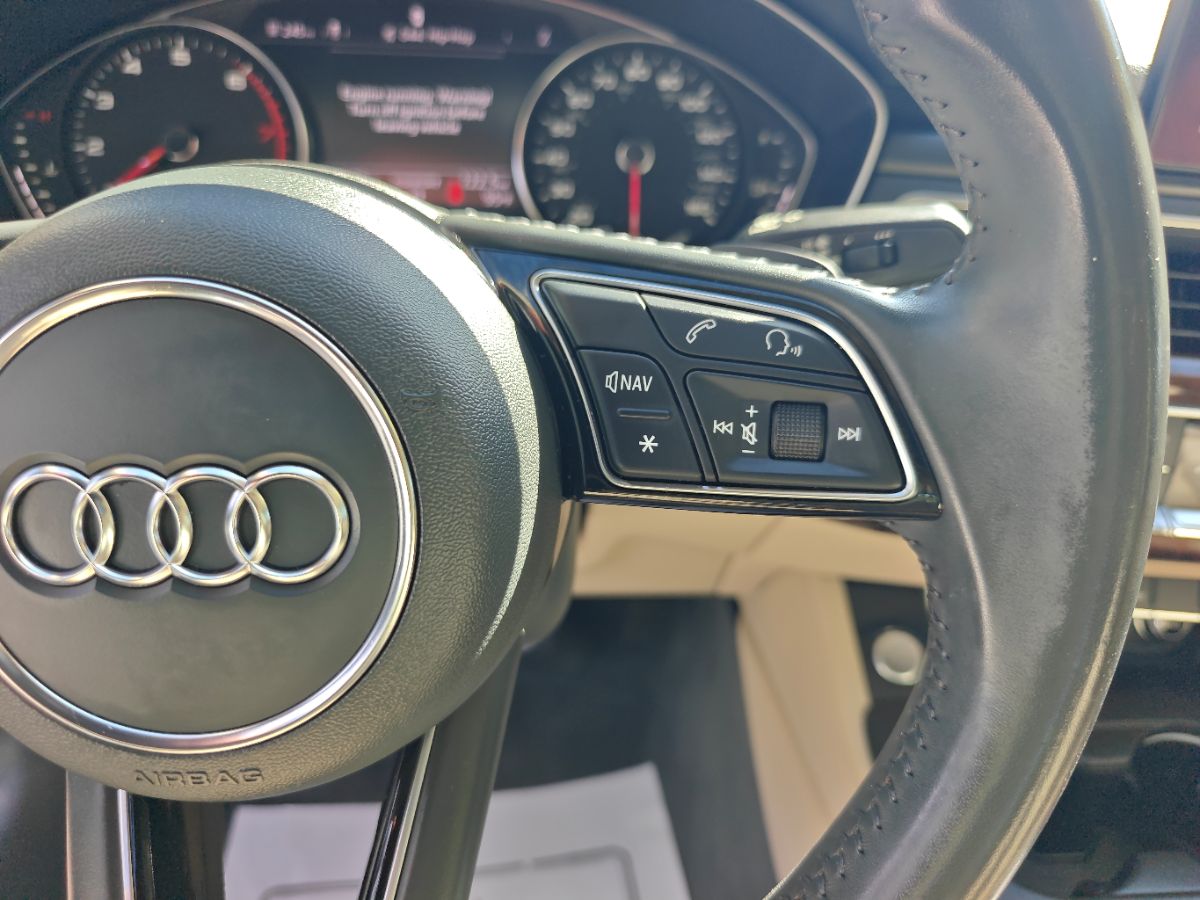 Audi A4 photo 28