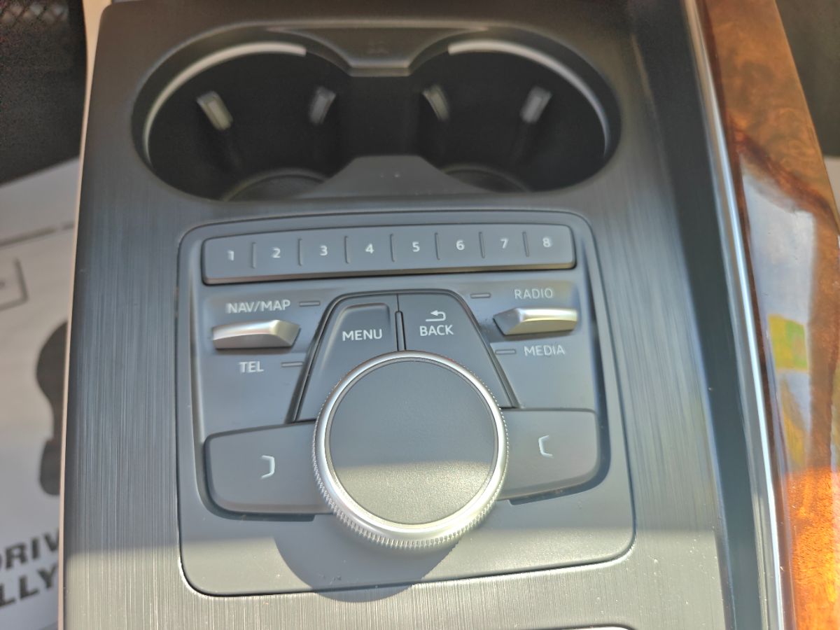 Audi A4 photo 33