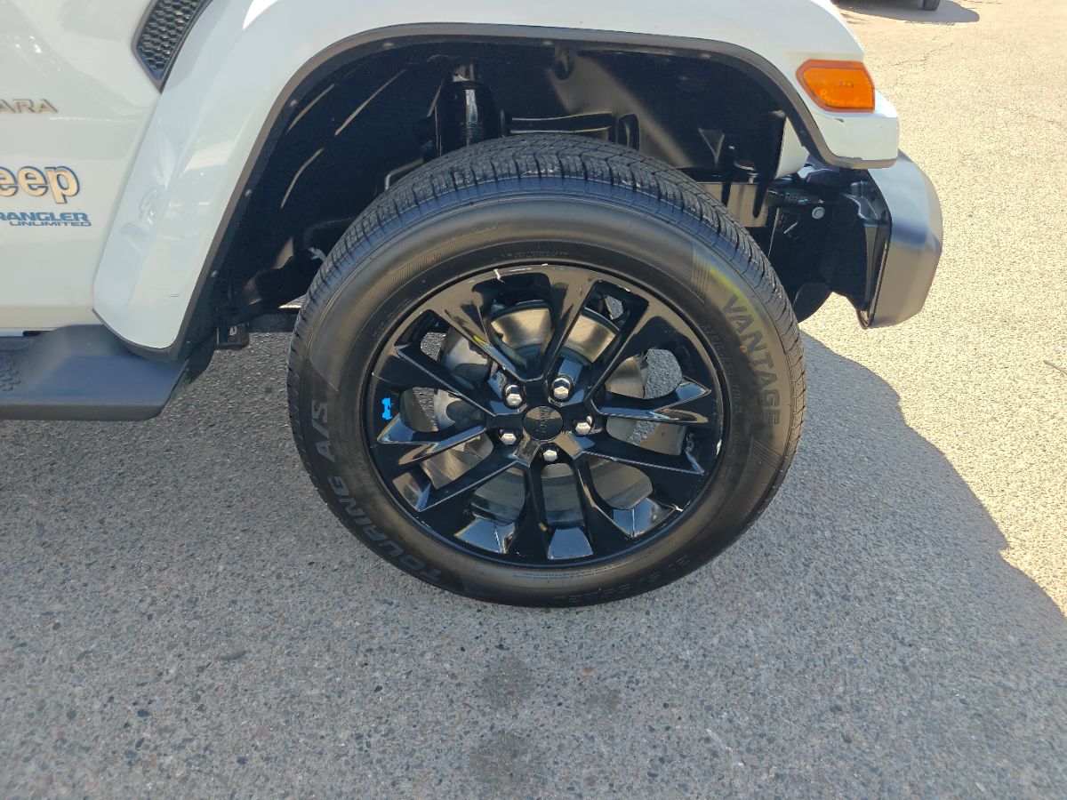 Jeep Wrangler photo 8
