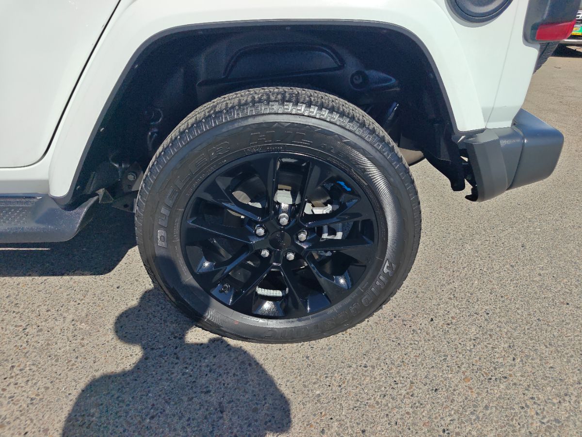Jeep Wrangler photo 16