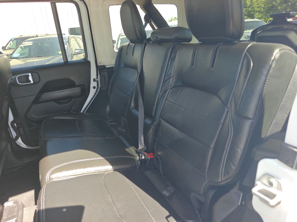 Jeep Wrangler photo 18