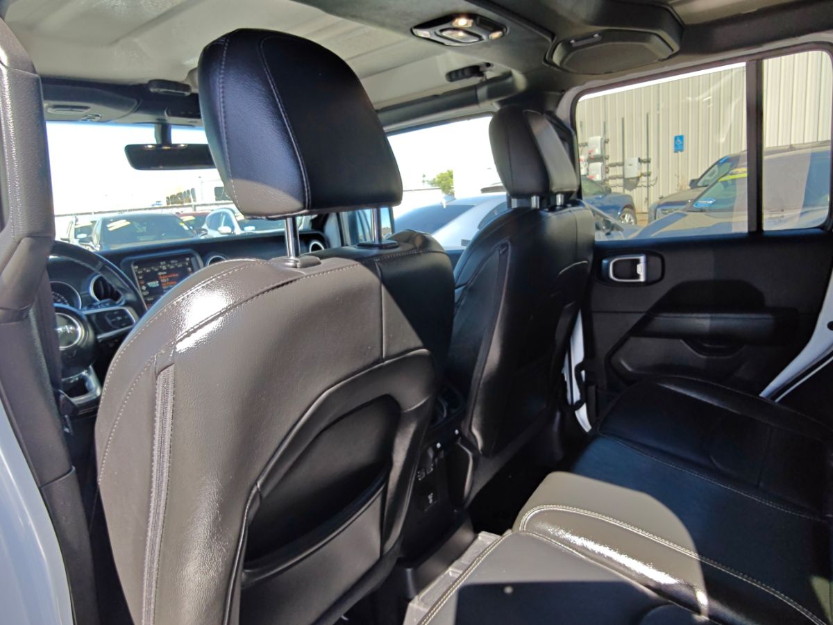 Jeep Wrangler photo 19