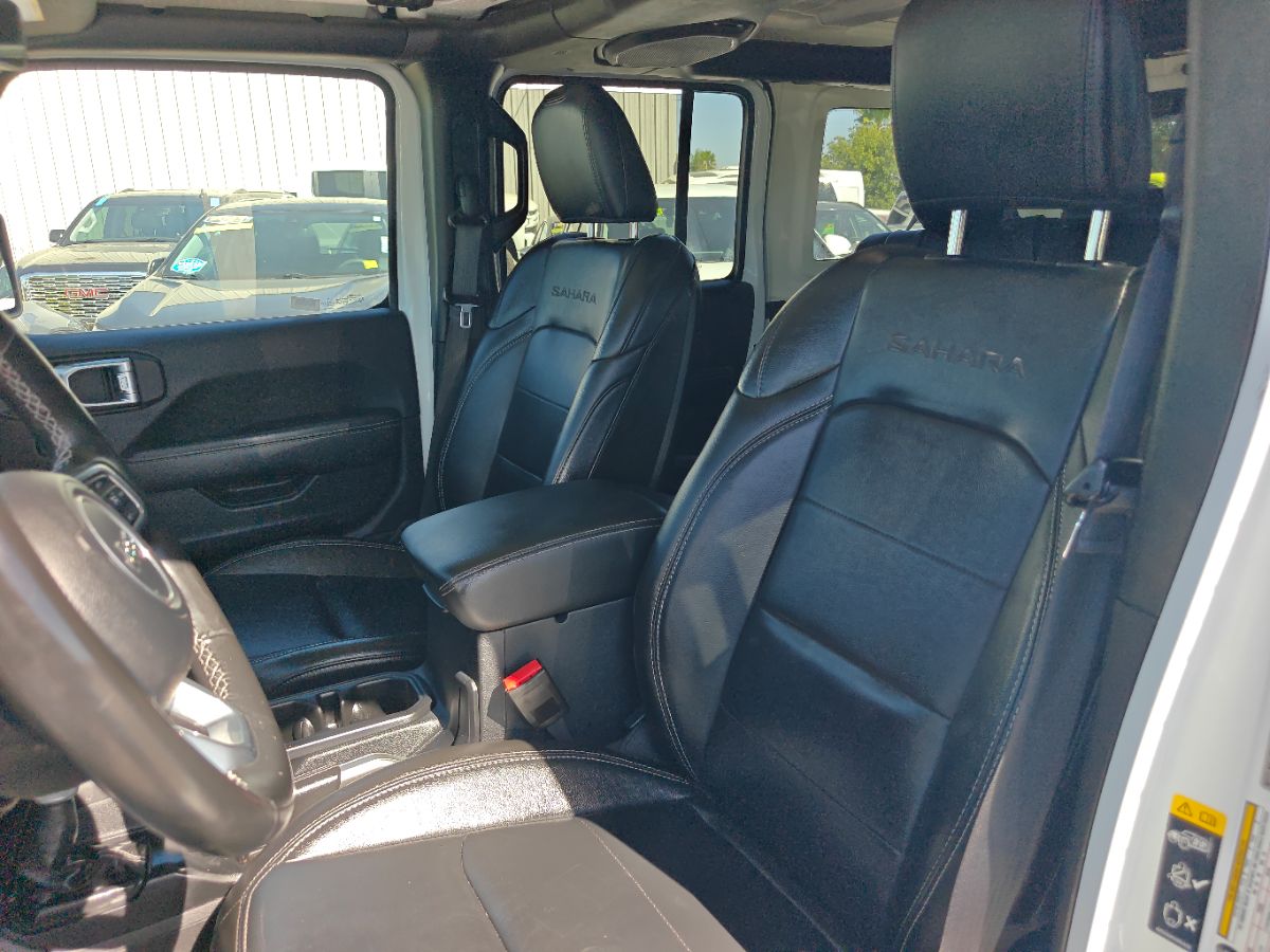 Jeep Wrangler photo 23