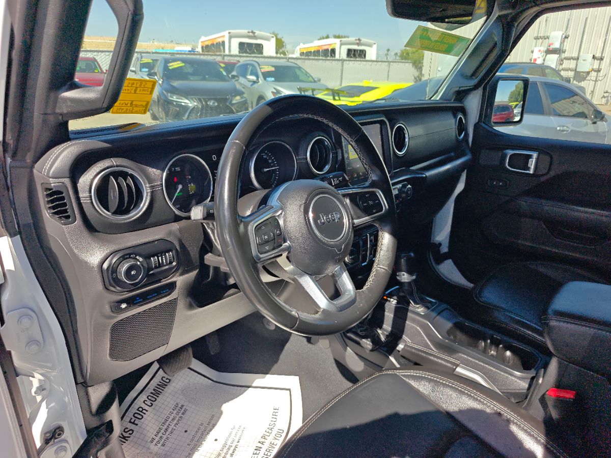 Jeep Wrangler photo 24