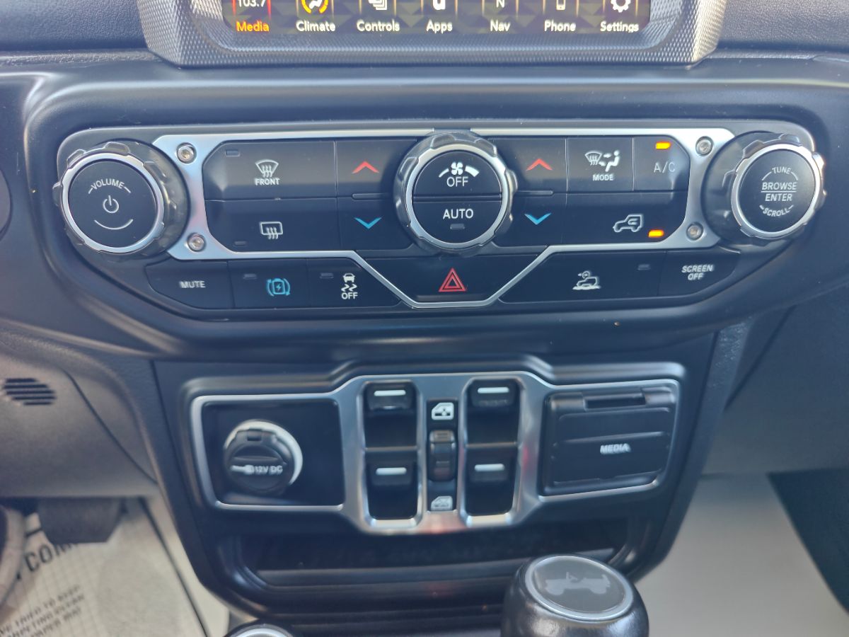 Jeep Wrangler photo 31