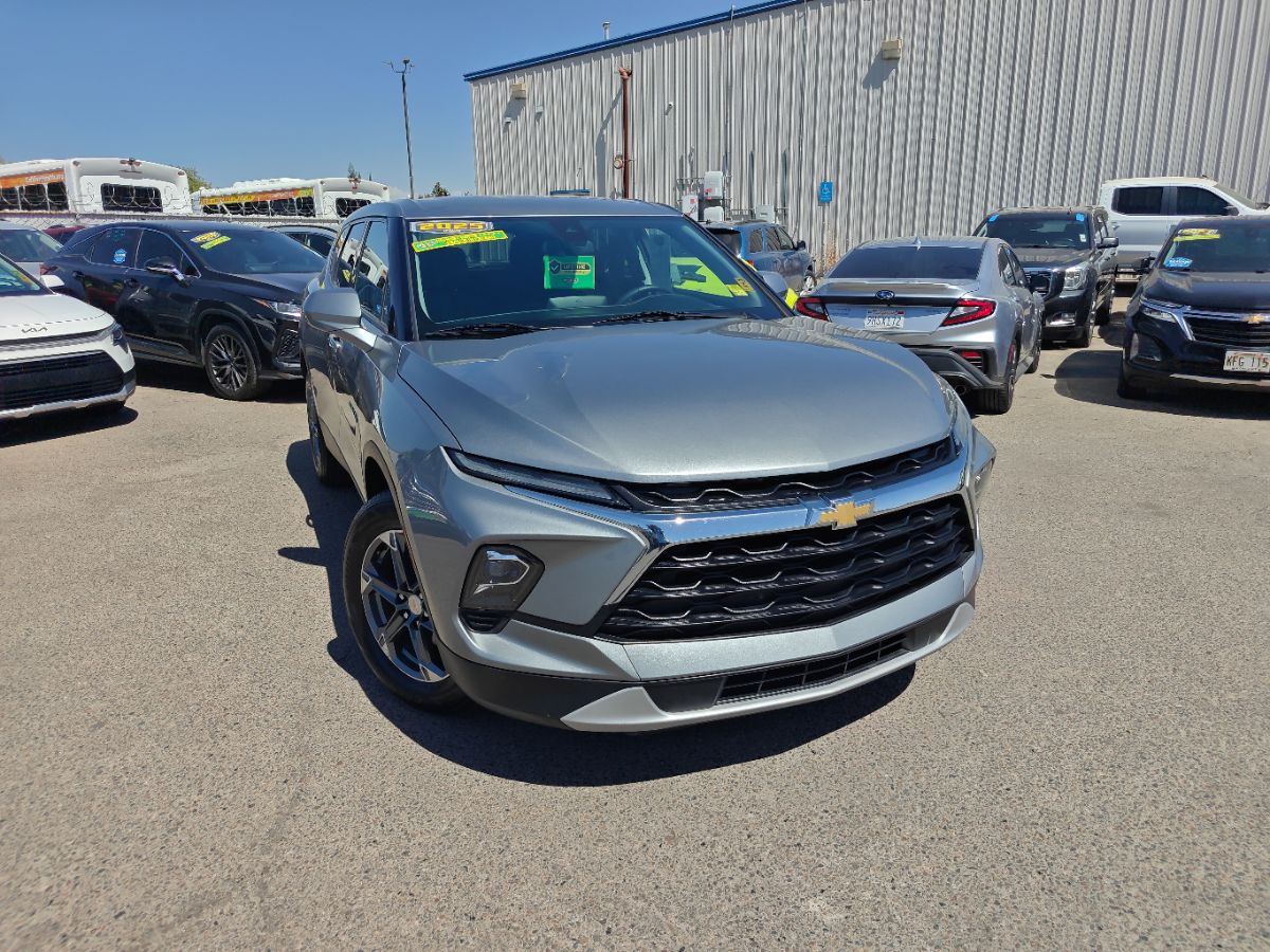 Chevrolet Blazer photo 3