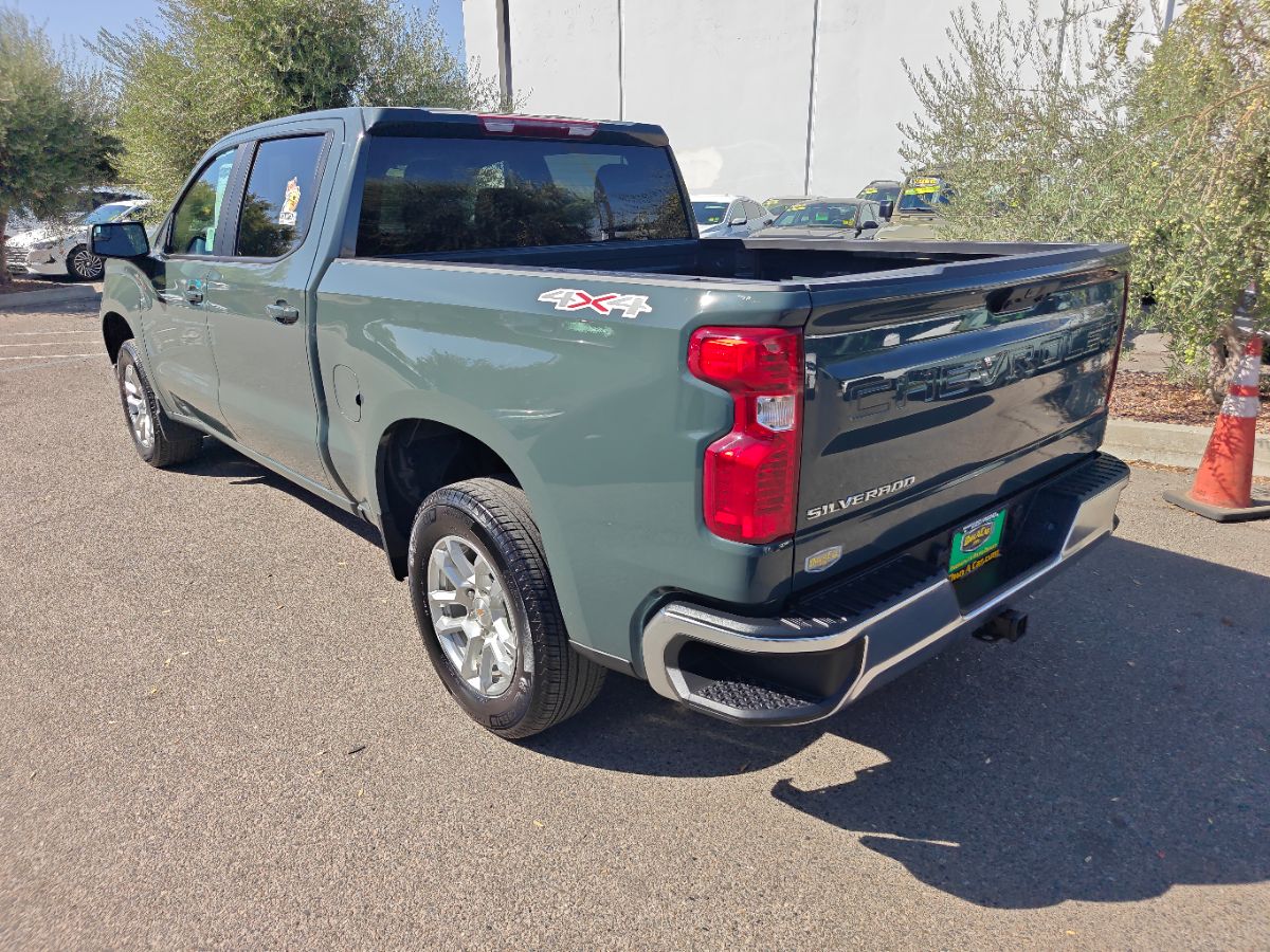 Chevrolet Silverado photo 12