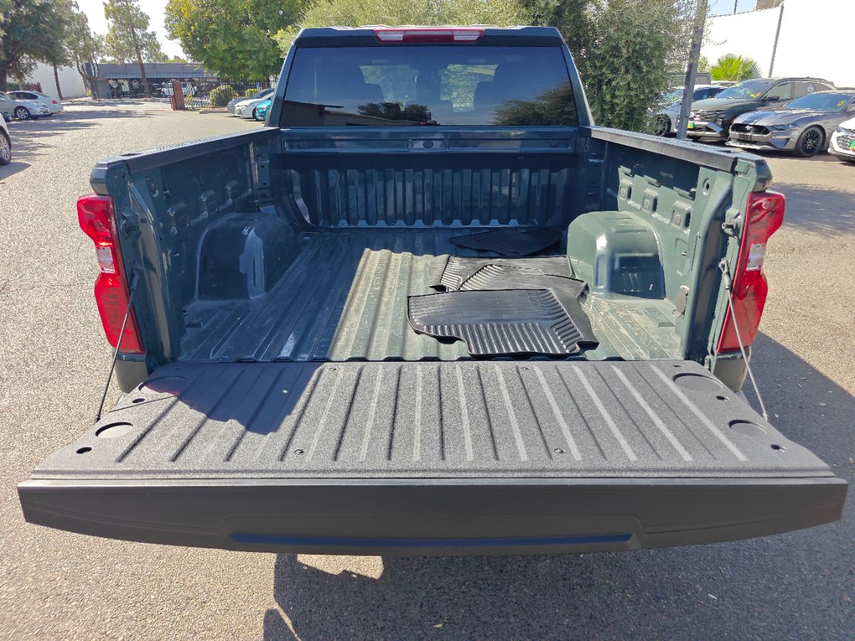 Chevrolet Silverado photo 14