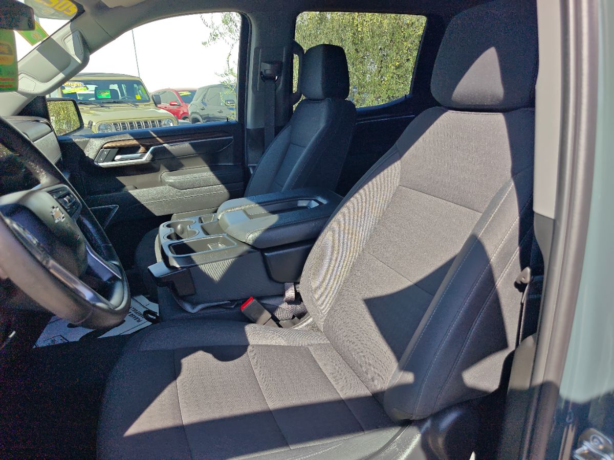Chevrolet Silverado photo 22