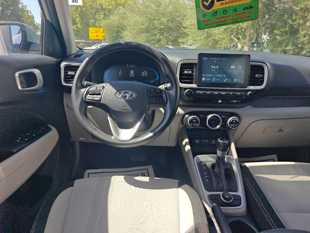 Hyundai Venue photo 20