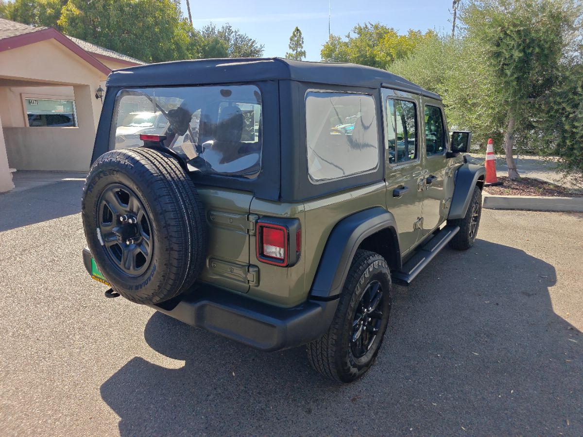 Jeep Wrangler photo 10