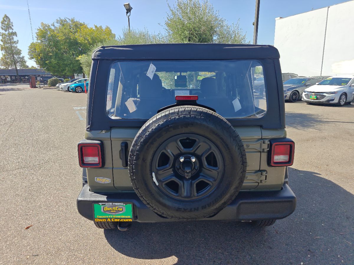 Jeep Wrangler photo 11
