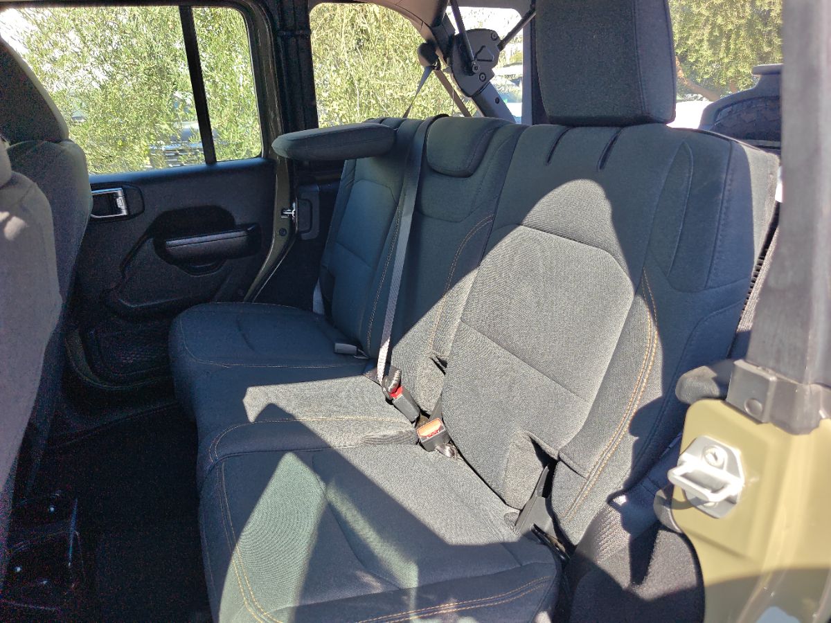 Jeep Wrangler photo 17