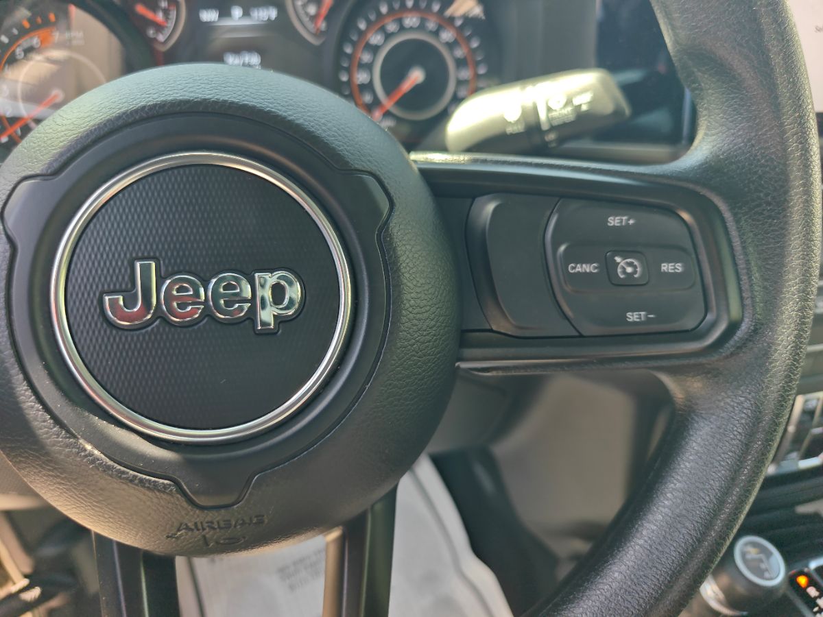 Jeep Wrangler photo 25