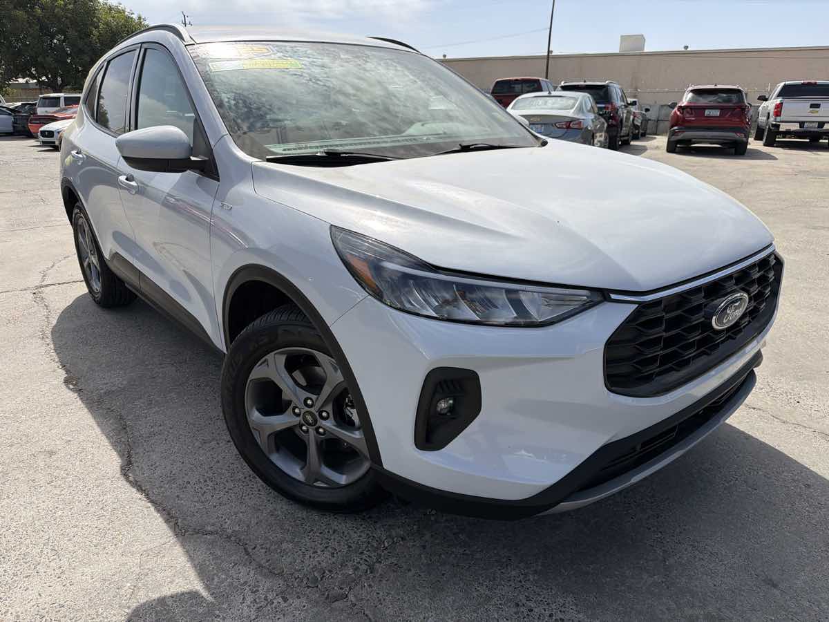 Ford Escape photo 3
