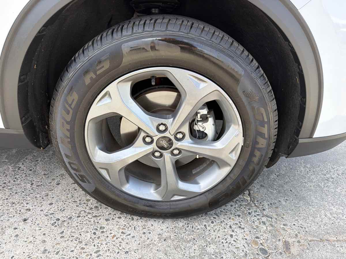 Ford Escape photo 5