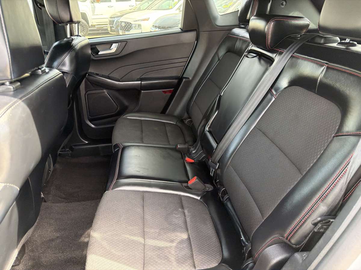 Ford Escape photo 11