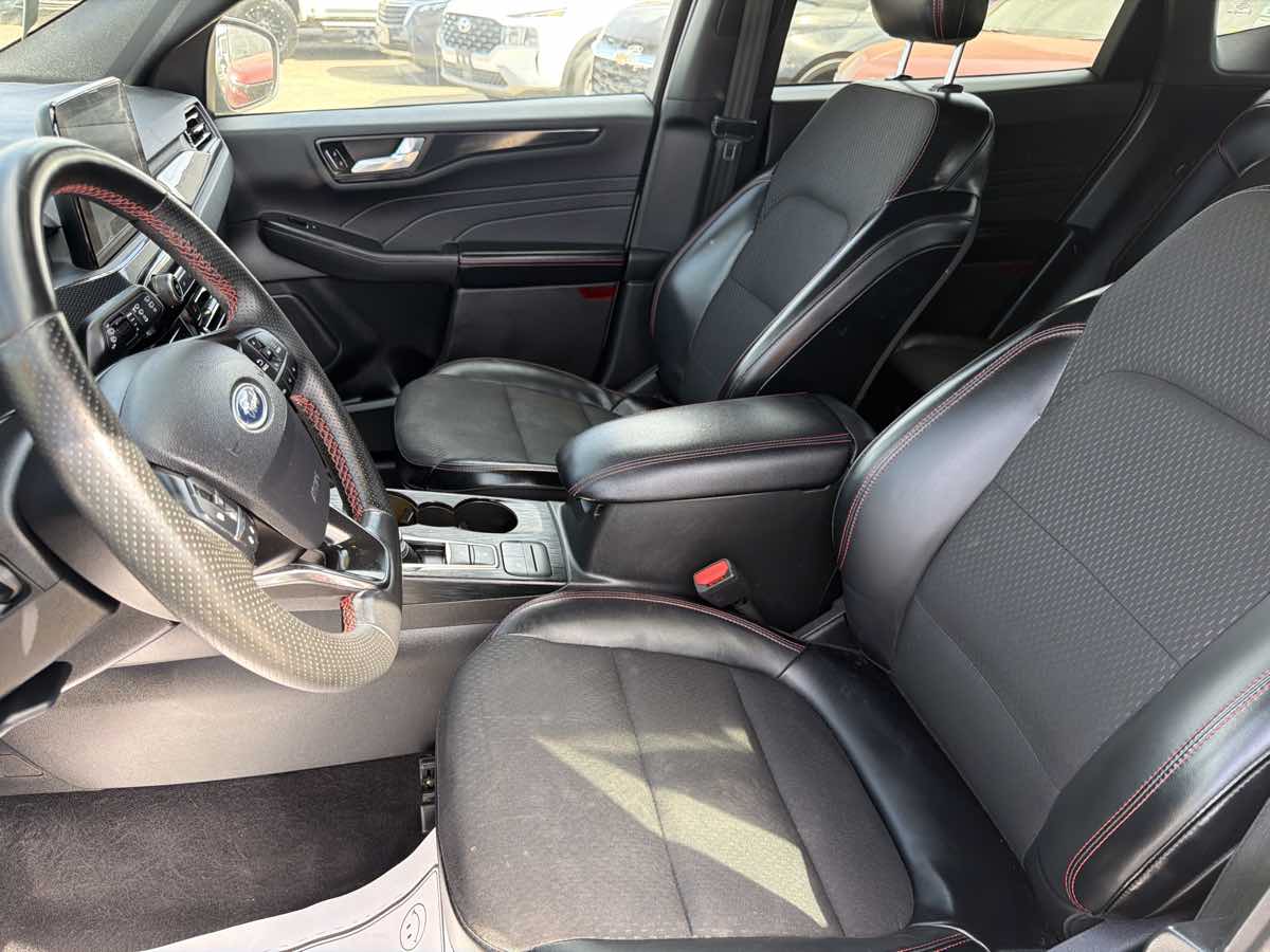 Ford Escape photo 12