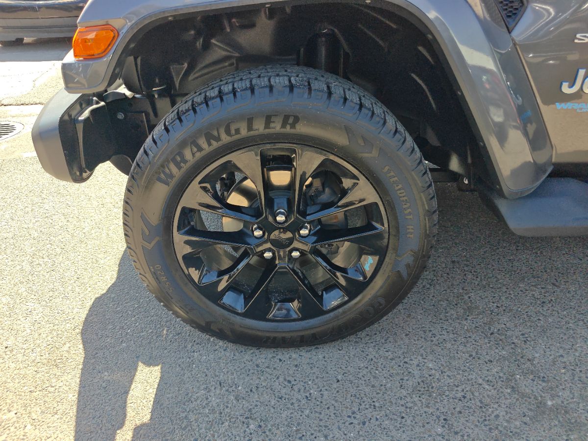 Jeep Wrangler photo 17
